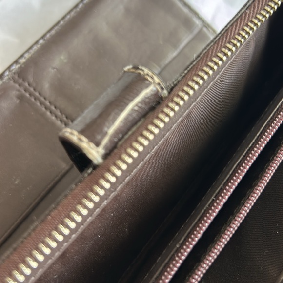 Authentic Coach Signature Bifold Wallet - Picture 7 of 7